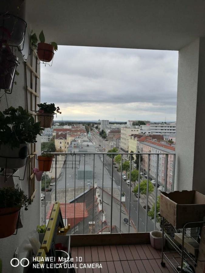 Modern Apartment Bei U Bahn Simmering Vienna Luaran gambar